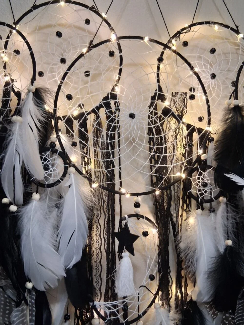 🖤✨ Raven’s Whispering Veil – 5 Ring Dreamcatcher with LED Lights ✨🖤